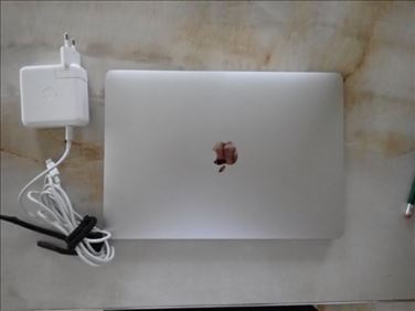Abbildung: MacBook Pro 1708